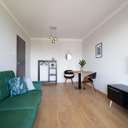 Patio Praga Metro Apartment Варшава Экстерьер фото