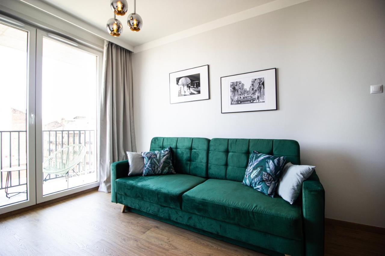 Patio Praga Metro Apartment Варшава Экстерьер фото