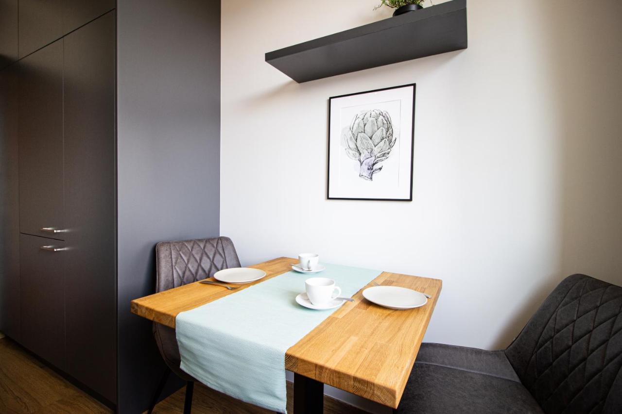 Patio Praga Metro Apartment Варшава Экстерьер фото