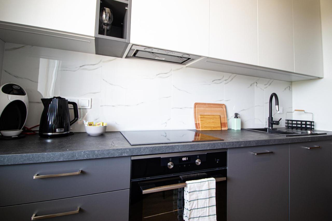 Patio Praga Metro Apartment Варшава Экстерьер фото