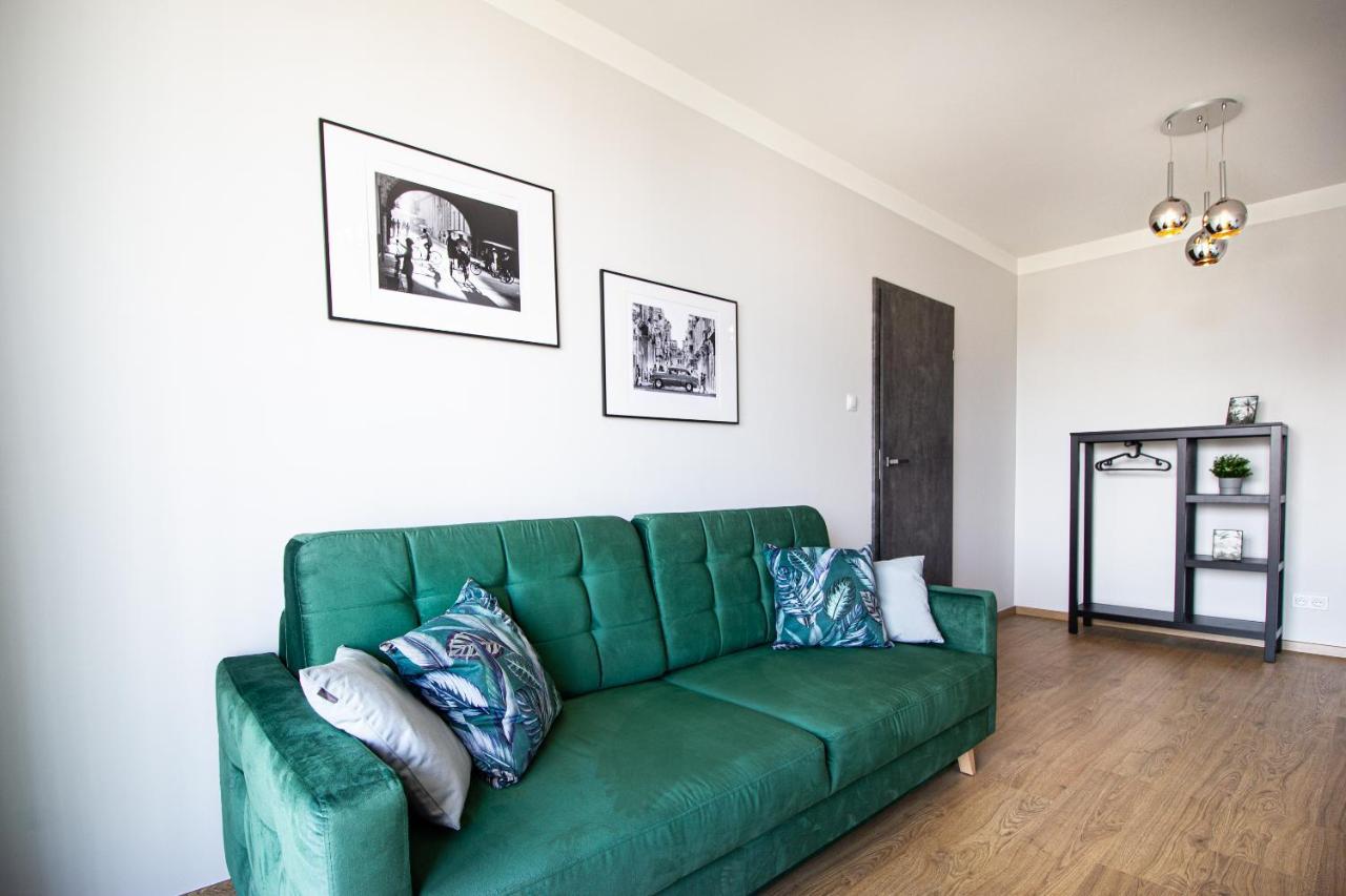 Patio Praga Metro Apartment Варшава Экстерьер фото